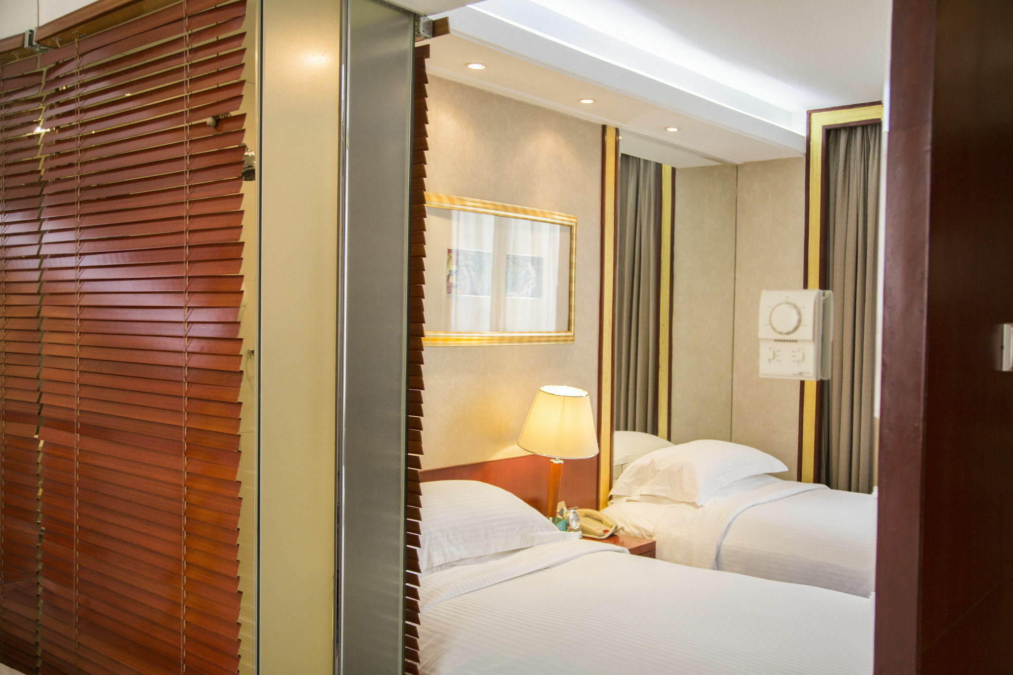 Grand Mercure Xian On Renmin Square Exterior foto